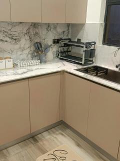 Experience modern living in a high-end 2 bedroom - 8