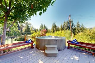 100 Yards to Foster Lake! Family Home with Hot Tub - 9