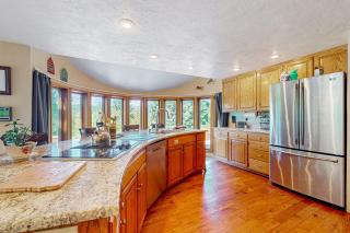 Walk to Water! Foster Lake Family Home w/ Hot Tub - 1