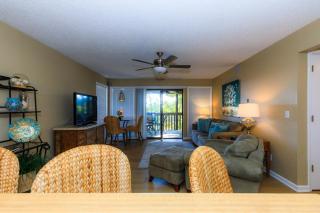 Lakefront Condo with Indoor Pool - 6