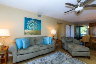 Lakefront Condo with Indoor Pool - 9