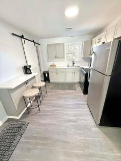 Crewe Corner Apartment C - 7