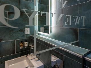 NoTwenty9 Bar and Restaurant - 5