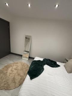 Stylish 1BR Flat in Croydon, Fast Link to Gatwick - 2