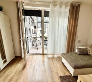 Local-Lux Apartment F4 - Free Parking & Balcony - 3