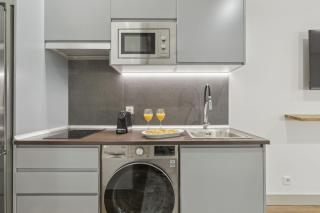 Cozy Studio Retreat in Charming Chamberí - 3