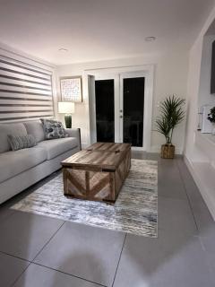 3 BR Pool Home Prime Las Olas Walk to Everything - 9