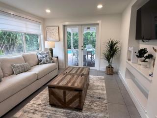 3 BR Pool Home Prime Las Olas Walk to Everything - 3