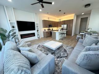 Spacious 3BR|2.5BA Near UTSW | Garage + Patio - 6