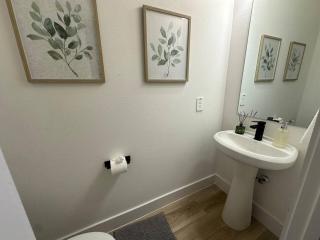 Spacious 3BR|2.5BA Near UTSW | Garage + Patio - 7