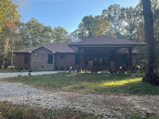 Quiet Forest Vacation home on a Private Road with Spacious Patios, Fire pit, Pet friendly and a Private pool - 8