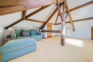 Wonderful Village Barn with Indoor Pool, Noss Mayo - 3