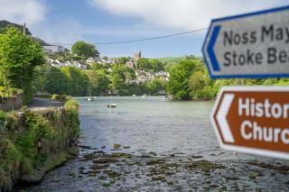 Stunning 4 Bed House with Outstanding River Views - 1