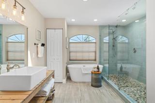 Bikini BeachHouse! Sleeps 16 wHeated PoolFirepit - 9