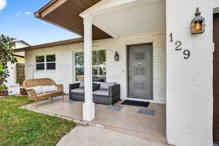 Tropical BackyardHeated PoolArcadeshuffleboard - 4