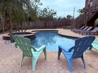 Walk 2 a water park PoolSteps to the beach - 4