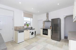 Durham 5BR Large Spacious Contractor Stay - 8