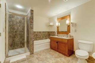 RARE 1st flr Private Ski inout access 1 Bed - 3