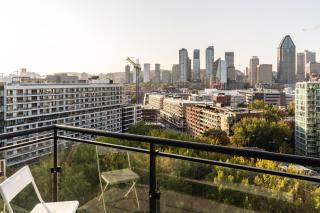 Luxury 9th Floor Penthouse Downtown Free Parking - 0
