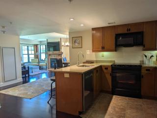 Great Views 2 Bed 2 Bath Updated - 6