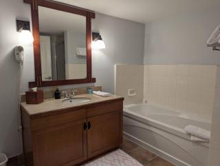 Great Views 2 Bed 2 Bath Updated - 4