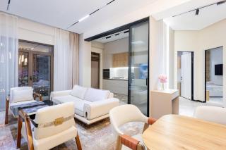 7 Star Apartments with Fountain view - 4