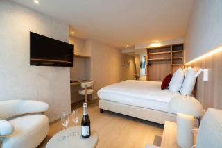 The CORNR Seaview - 7