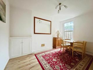 Hill View House - spacious holiday home - 3