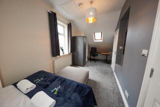 Spacious Family Home, City Centre, Free Parking - 1