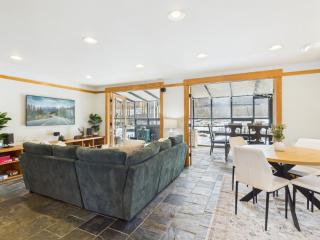 Seasonal Bliss-Ski-Hike-Relax - 0