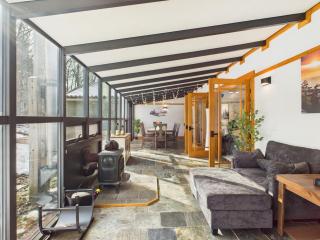 Seasonal Bliss-Ski-Hike-Relax - 9