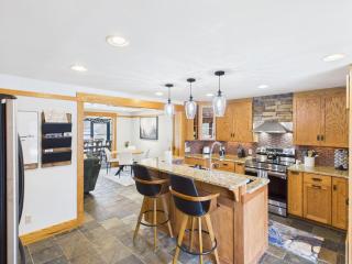 Seasonal Bliss-Ski-Hike-Relax - 6