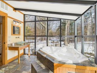 Seasonal Bliss-Ski-Hike-Relax - 4