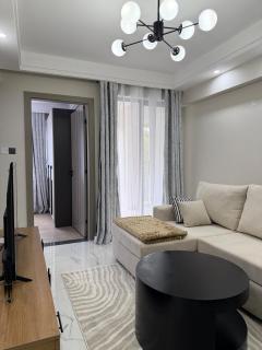 Cozy Private 1BR with Extra Bed and Workspace - 0