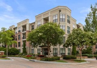 Convenient Upscale Stay - 1
