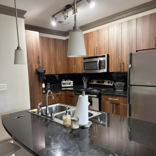 Convenient Upscale Stay - 5