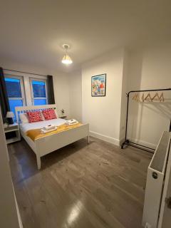 2 Bed flat - Sleeps 4 Parking - Wi-Fi - sofa bed - 6