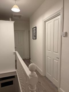 2 Bed flat - Sleeps 4 Parking - Wi-Fi - sofa bed - 8