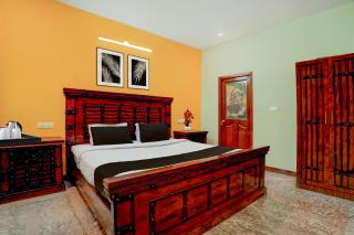 Collection O Sri Varadaraja Perumal Temple Pondicherry Formerly Zamindar Heritage - 1