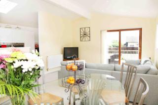 Long acre lodge Modern Family Lodge Sleeps 6 DevonCornwall Border - 3