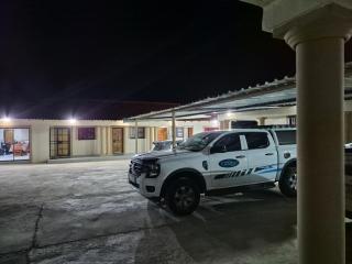 Sweetwaters Guest House - 8