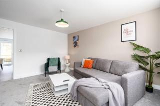 Perfect Booking 3 Bed with Spacious Parking & Garden - 5