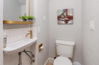 Charming 3BR Modern Retreat - 2