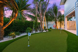 Salty Sun Sets Estate - 2