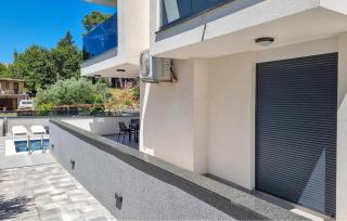 Stunning Apartment In Vrboska With House Sea View - 1