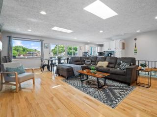 Lake Front Outdoor Living Sleeps 8 - 5