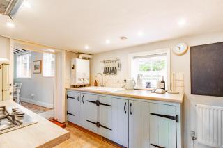 Reading Room Cottage by Leap Escapes - 6