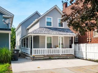 Arts District Walk to Restaurants, Bars Sleeps 8 -Tillman - 5