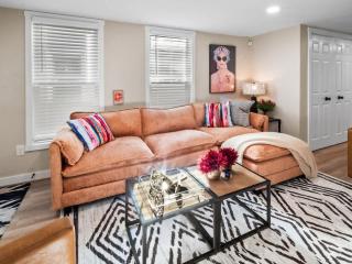 Arts District Walk to Restaurants, Bars Sleeps 8 -Tillman - 2