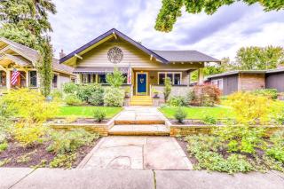Historic Craftsman Yard Patio & Fireplace - 0